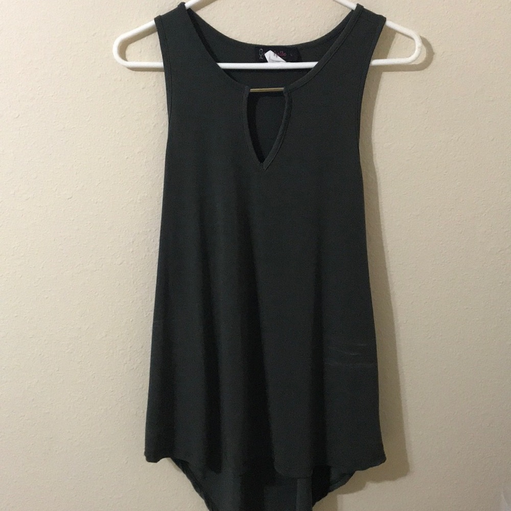 Green Tank Top Blouse with Gold Accessory Large